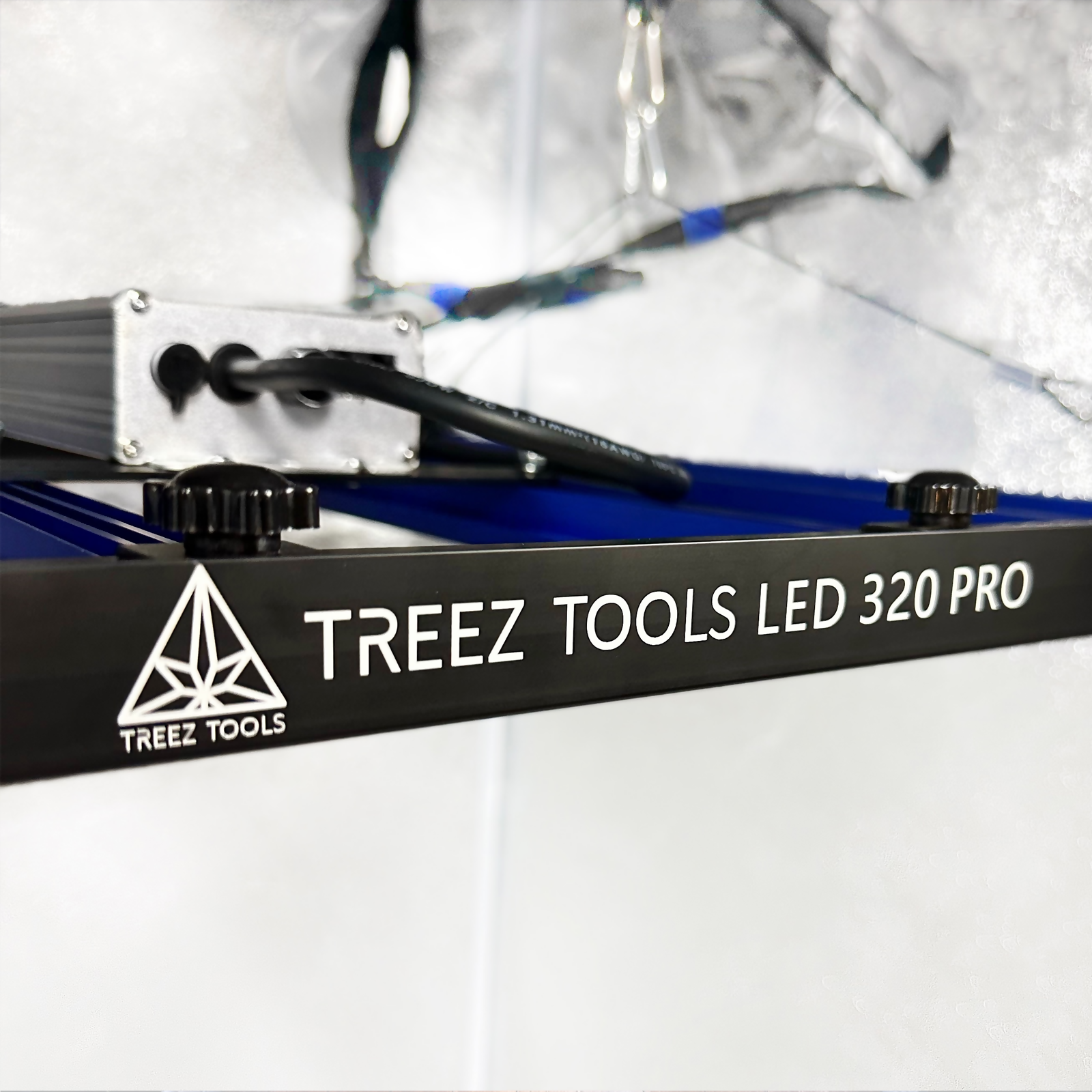 Treez Tools Growzelt mit robustem Design und ausgeklügeltem Belüftungssystem für gesunde Pflanzen.